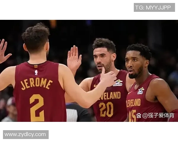 凯尔特人主场迎战骑士争夺东部季后赛关键胜利的精彩对决